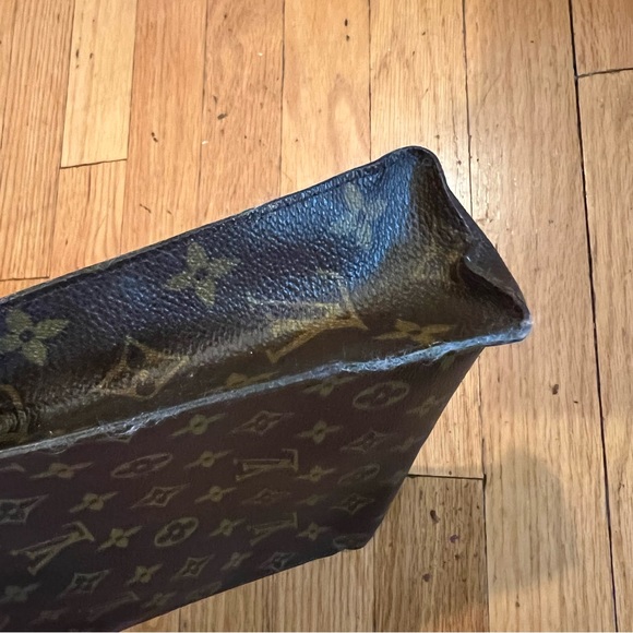 LOUIS VUITTON MONOGRAM TOILETRY 26 POUCH CLUTCH - Picture 13 of 13